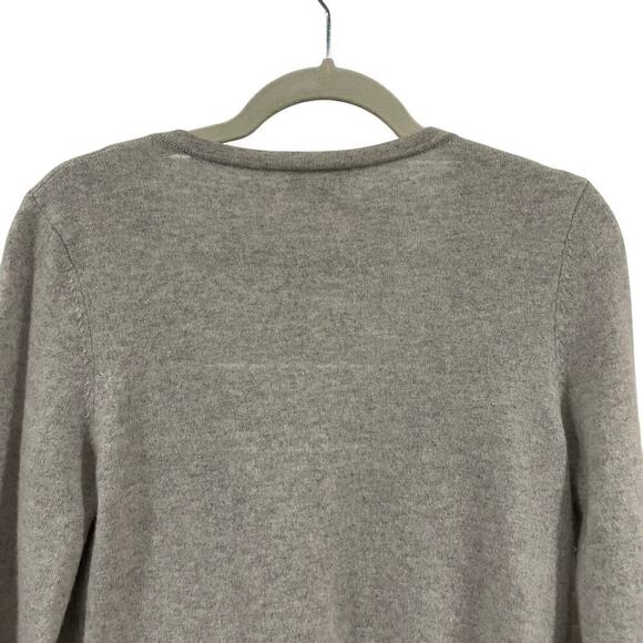 Garnet Hill Light Grey 100% Cashmere Pocket Sweater Cardigan Size M - Picture 5 of 8